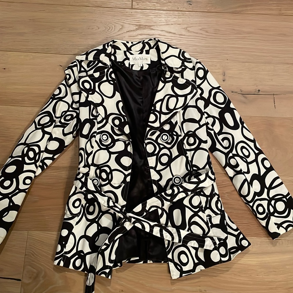 MaxMara Double Breasted Short Trench.